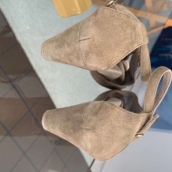 Earthies suede comfort heels sandals 7.5. Nearly new! - Picture 2 of 6